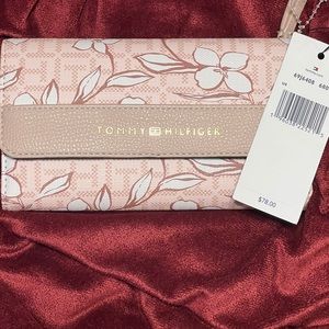 Tommy Hilfiger wallet
